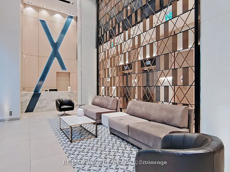 77 Mutual St #708 — Photo 3