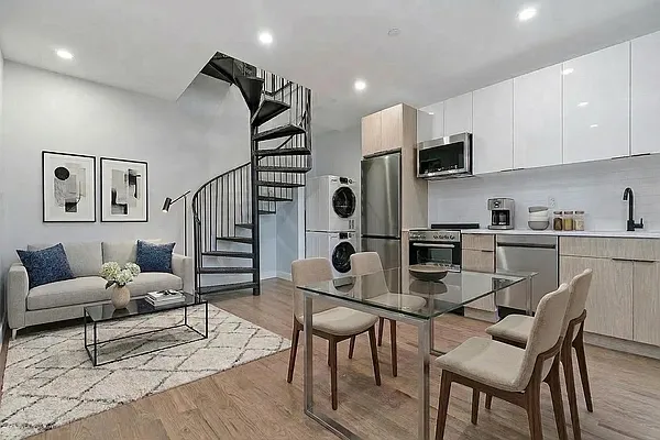 291 Metropolitan Avenue #4/C