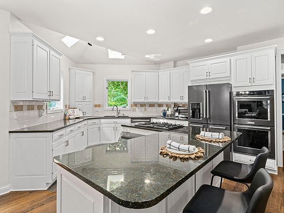 5th image of 7673 Serenity Dr