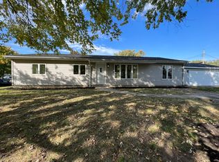 339 Pinewood Dr, Valparaiso, IN 46385