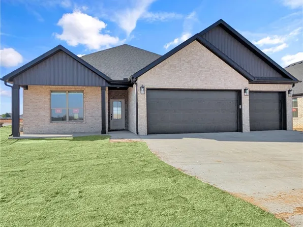 7731 Range Ave, Springdale, AR 72762