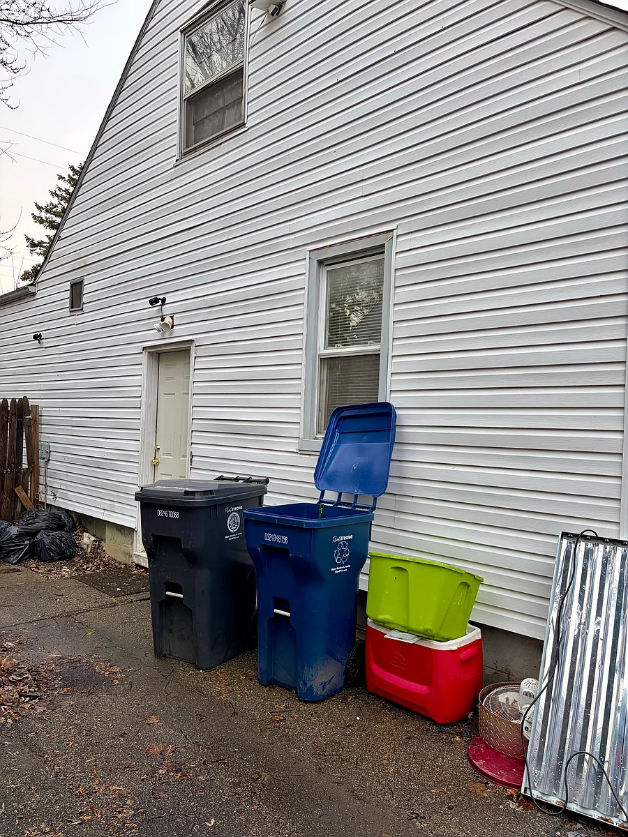 Building Photo - 5813 Edwards Ave