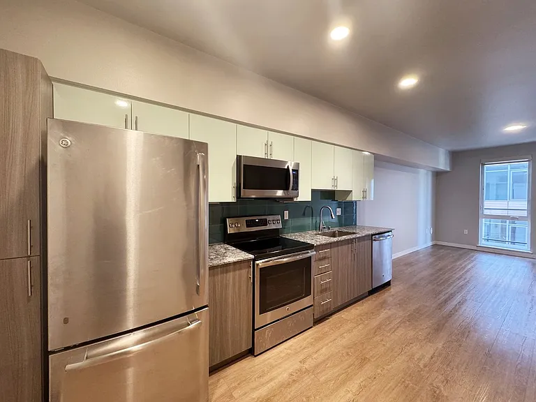 1085 103rd Ave NE #607 — Photo 5