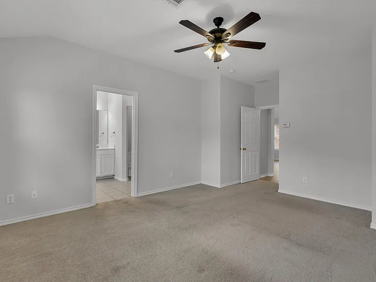 712 Riverhead Dr — Photo 21