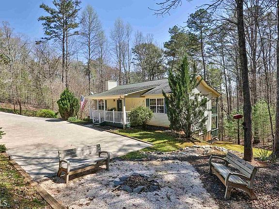 2nd image of 44 Jersey Fleur Dr