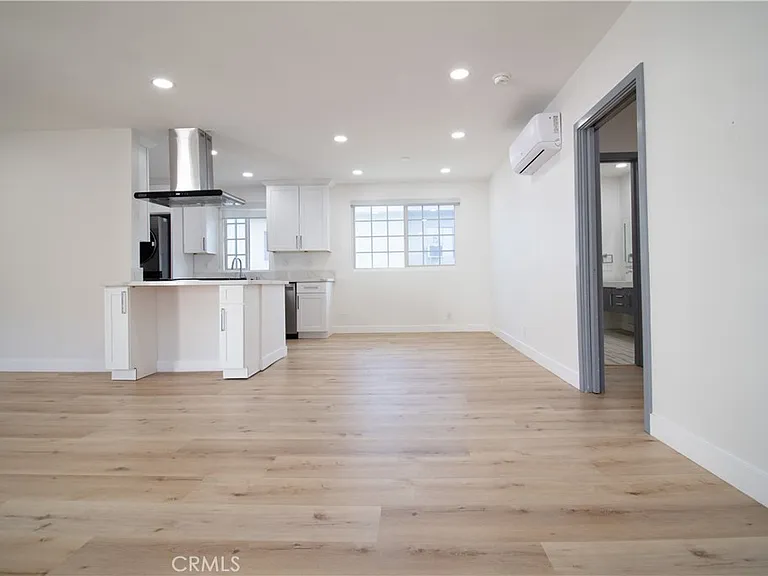 835 S Sherbourne Dr #9 — Photo 7