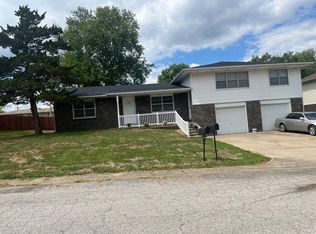 207 Brewer Dr, Columbia, MO 65203