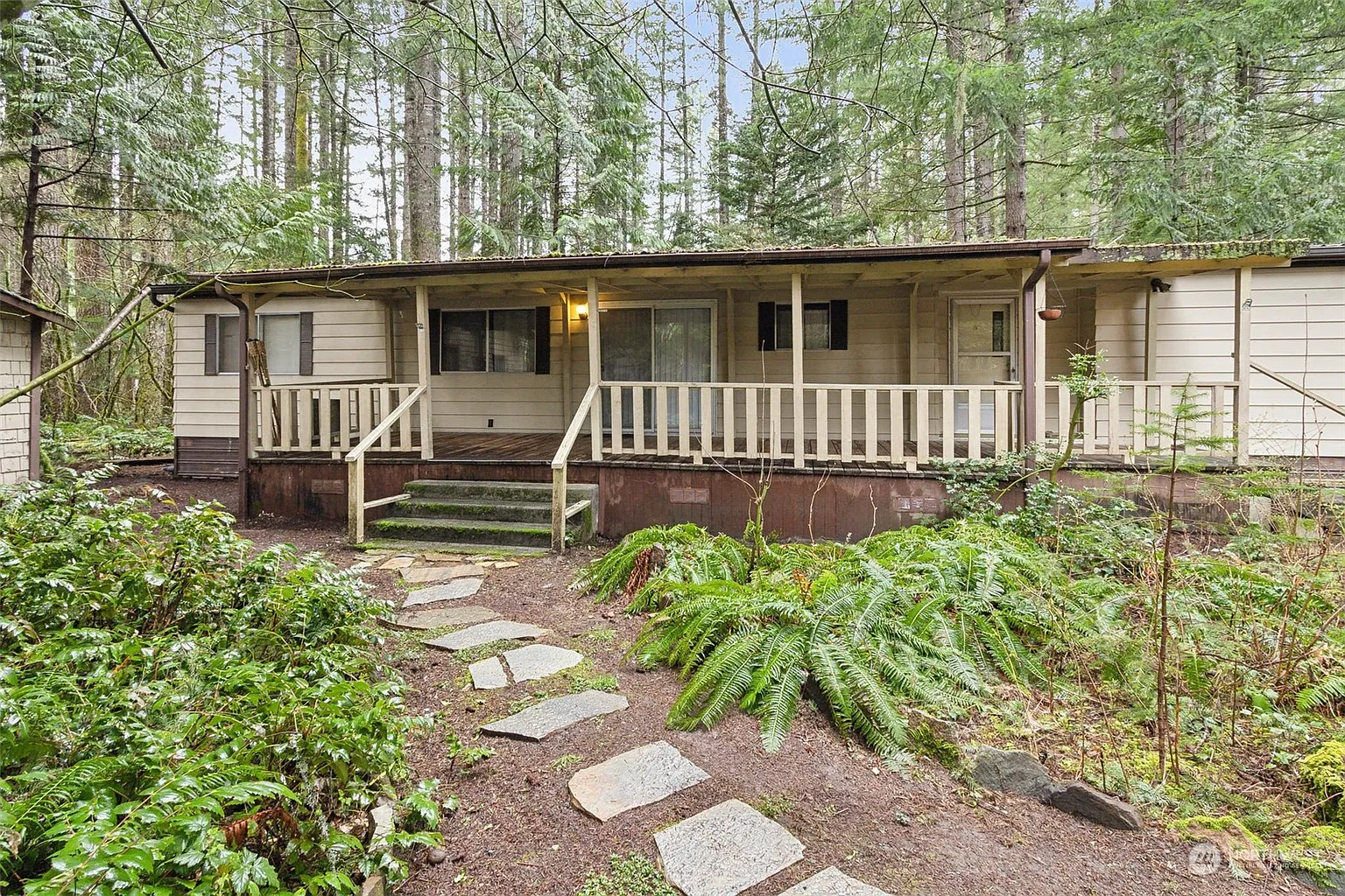 142 Maple Way photo 1