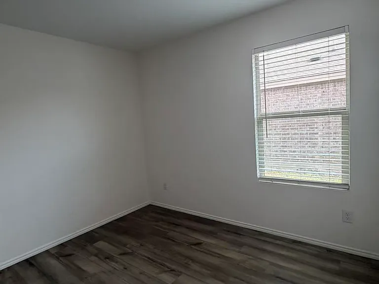 405 Laurenbrooke Dr — Photo 13