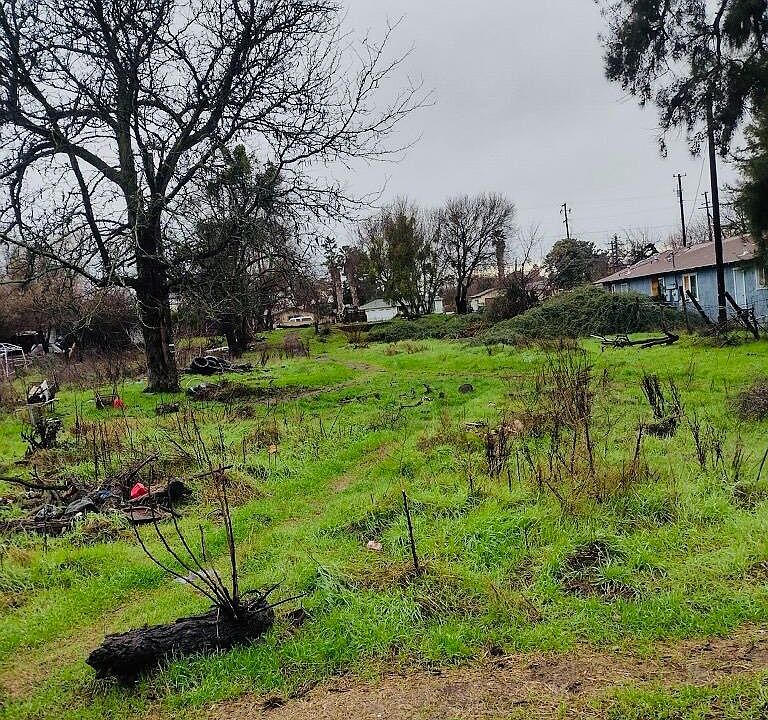 2nd image of 5921 Garden Ave