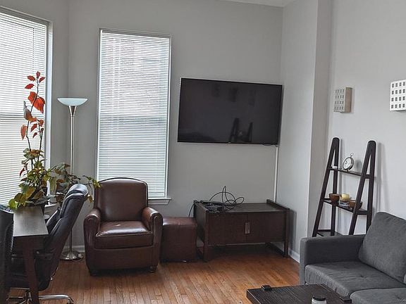 3rd image of 800 N Lawrence St APT A