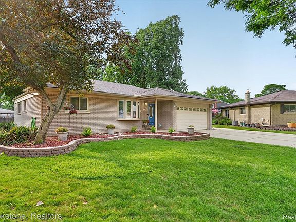 2nd image of 720 Comet Ct