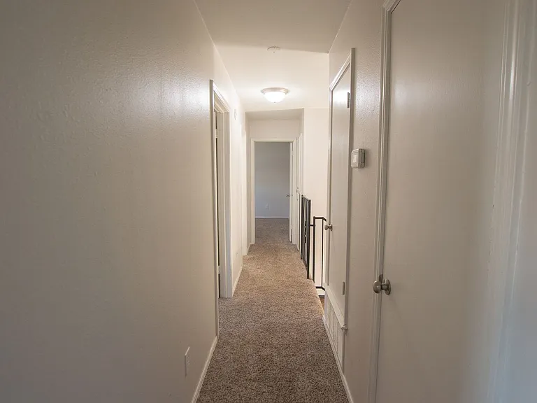 224 S Bouziden Dr — Photo 23