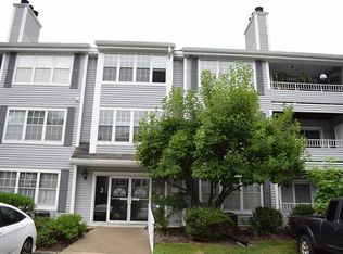 302 Raintree Ct #302, Helmetta, NJ 08828