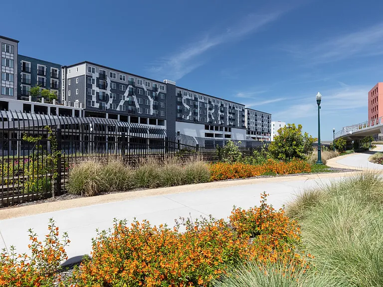 Bay House Emeryville — Photo 31