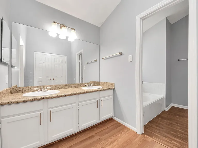 16006 Autumn Falls Ln — Photo 38