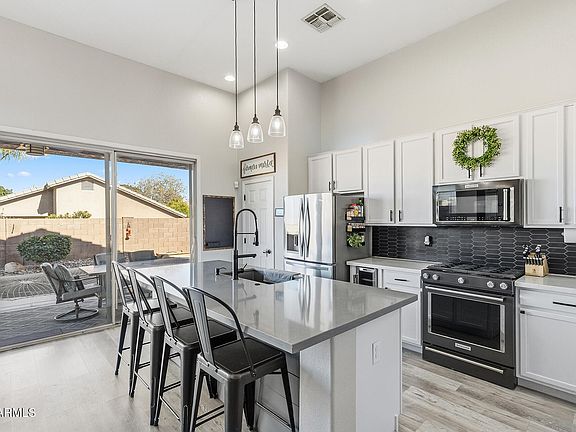 3rd image of 6036 E ROLAND Street