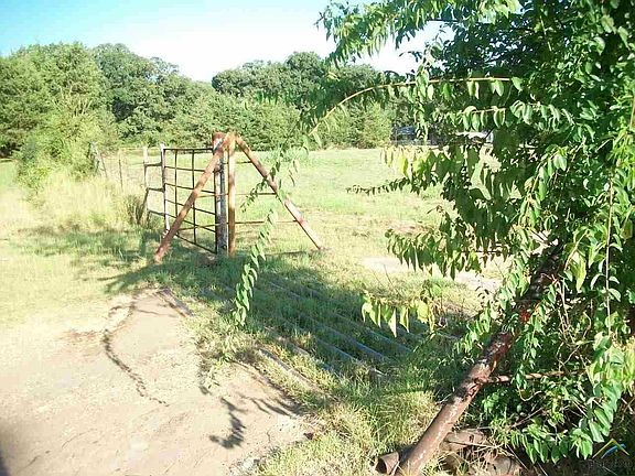4th image of 500 County Road 3440