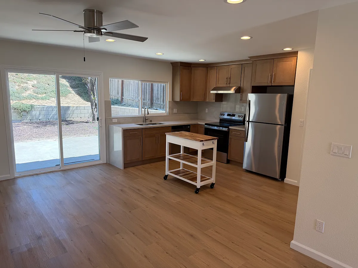 Building Photo - 2183 Fowler Dr