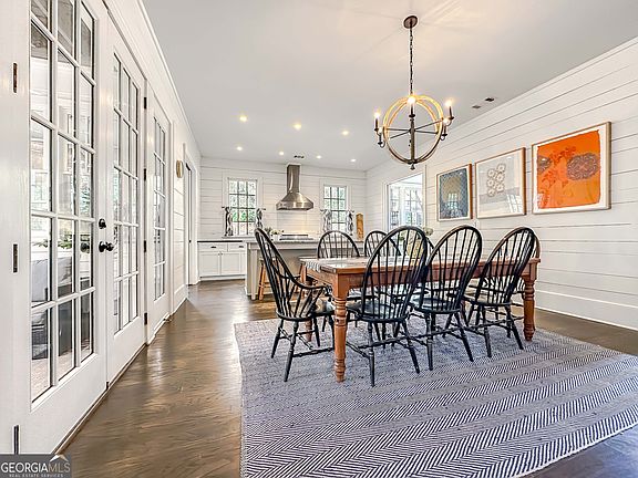 5th image of 9139 Selborne Ln
