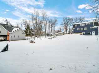 2045 Hidden Valley Dr, Crown Point, IN 46307