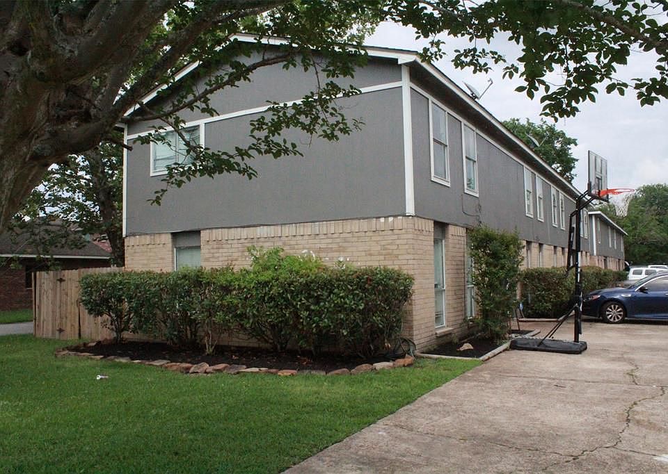 2nd image of 521 Ferguson St APT B1