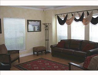 2nd image of 557 S Destrehan Ave