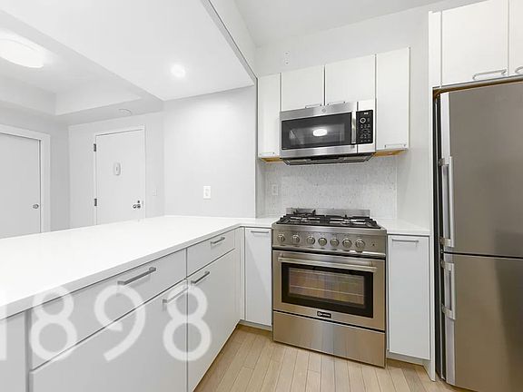 4th image of 245 E 80th St APT 7A