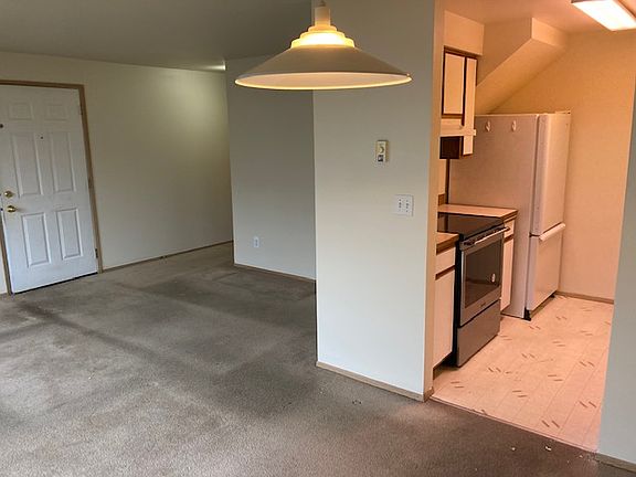 2nd image of 1678 S Mission St Unit 3