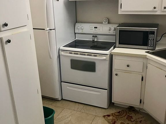 5th image of 9650 Green Cypress Ln APT 24