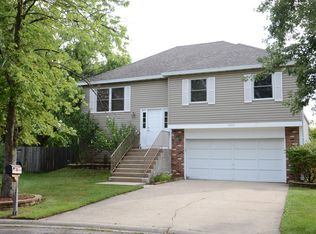 1098 Crestwood Ct, Bolingbrook, IL 60440