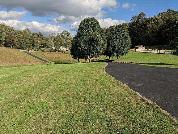 3rd image of 237 Galloway Dr