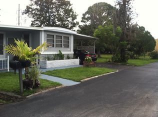 9 Hobnail Dr, North Fort Myers, FL 33903