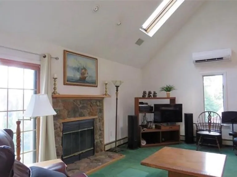 48 Bellevue Ave — Photo 6