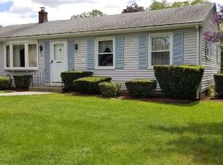 19 Fenwick Rd, Riverside, RI 02915
