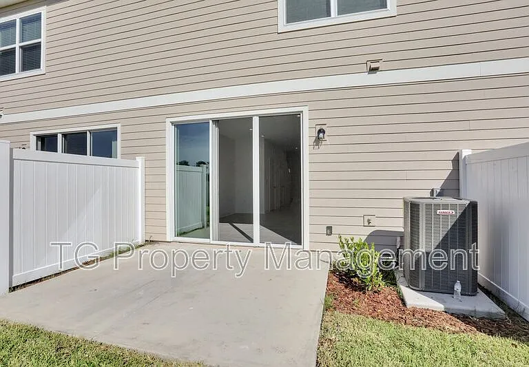 298 Anthony Dr — Photo 15
