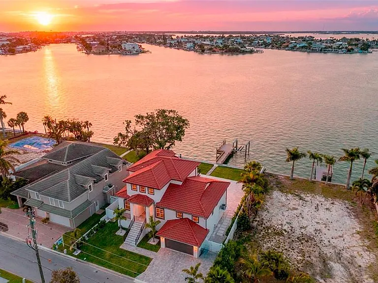 4 Paradise Ln — Photo 2