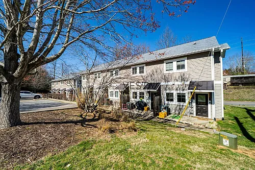 3 Penley Ave #B Photo 1