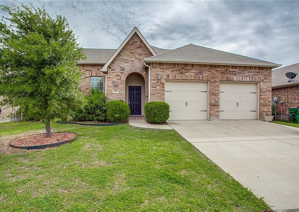 1st image of 798 Waller Dr