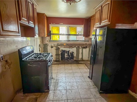 5th image of 11439 Rosecrans Ave