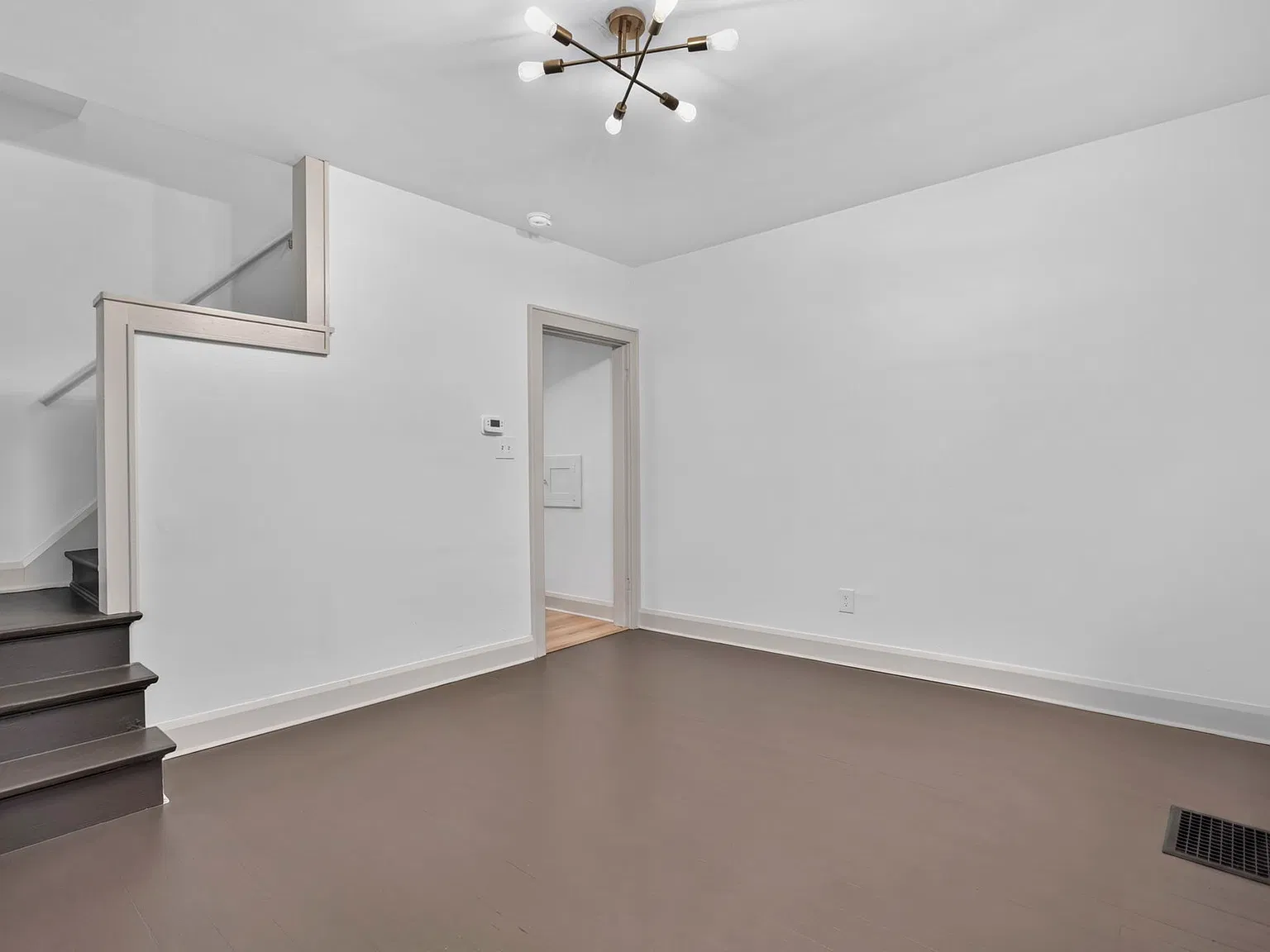 3 bed, 1.5 bath, 1120 sqft, $1,600 — Photo 2