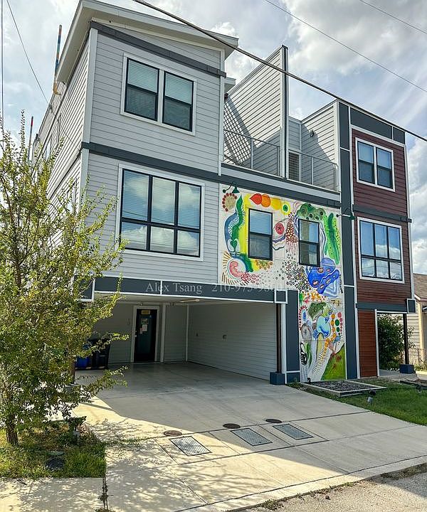 1st image of 225 S Pine St APT 202