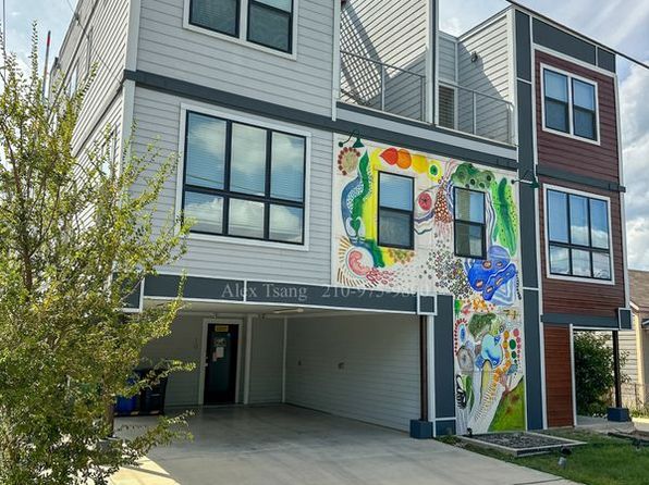 225 S Pine St APT 202