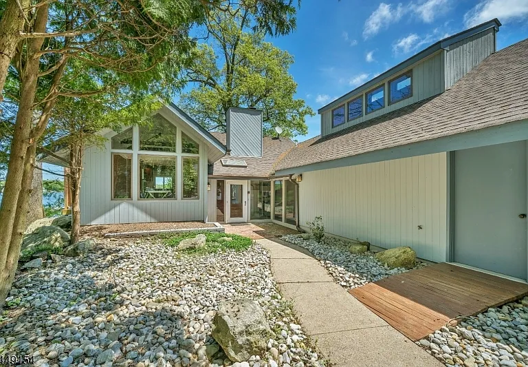 25 Lines Ave — Photo 8