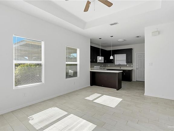 4th image of 3601 Valeria St #1
