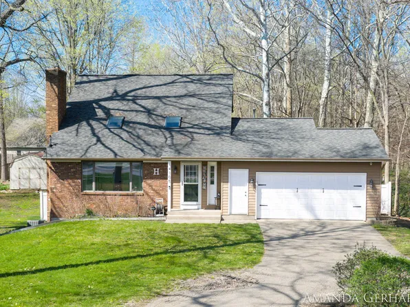 4105 44th St SW, Grandville, MI 49418