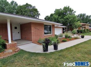 2822 Patricia Dr, Urbandale, IA 50322