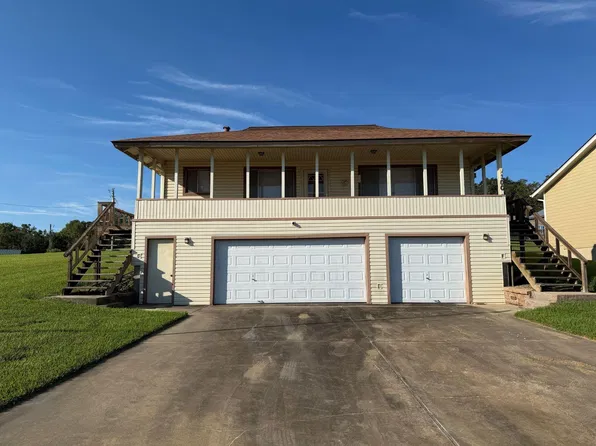 100 Lakeview Cir, Coldspring, TX 77331