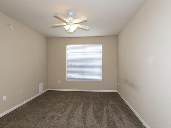 5th image of 8539 GATE Parkway #9422