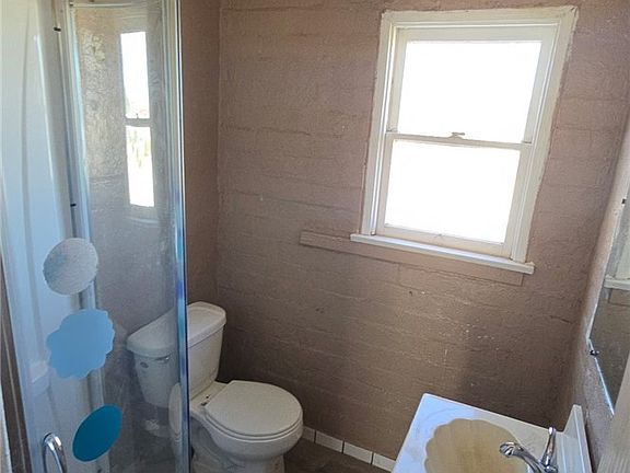 4th image of 6598 Oasis Ave